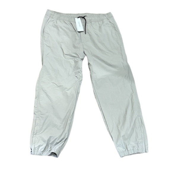 Calvin Klein Men’s Core Plus Nylon Jogger Pants in vintage khaki NWT XL - Picture 2 of 3
